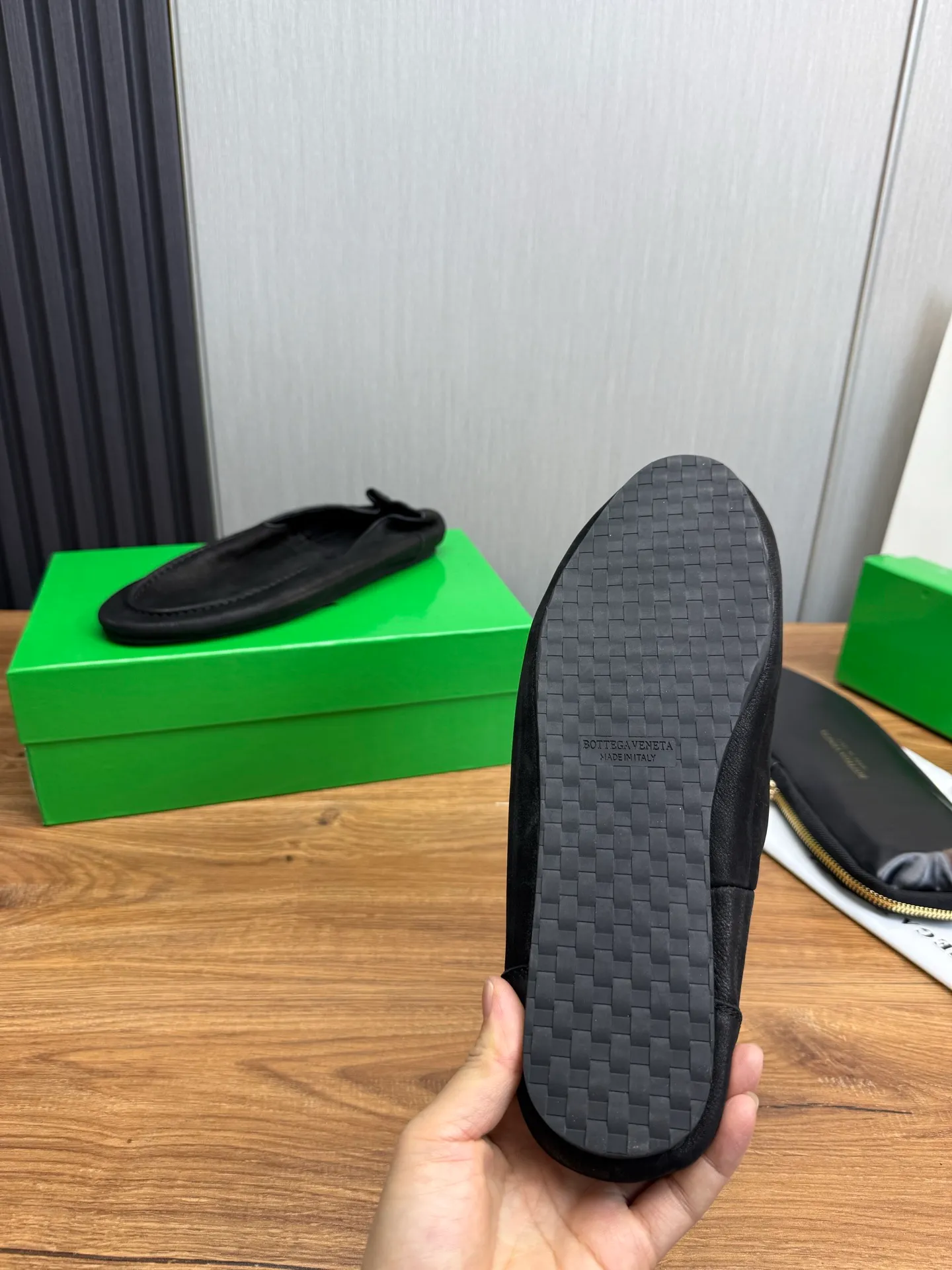 Men's men's shoes💰480💰BV-popular wallet shoes👟Casual, fashionable and comfortable🔗Good travel partner✅Original cowhide + imported cowhide. Original rubber outsole, available all year round👏Size: 38-45 (38.45 custom-made, non-returnable)